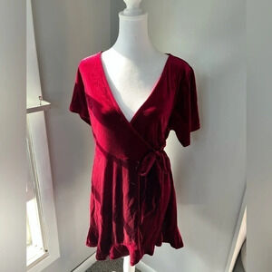 NEW look wrap velvet dress‎